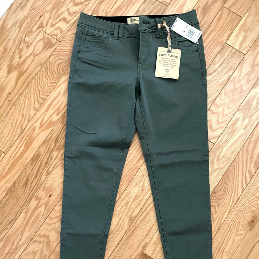 NWT democracy skinny ankle pants